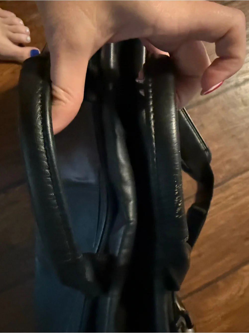 Kenneth Cole Reaction Black Leather Shoulder Bag with Front Zipper